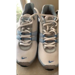 💥💥Nike light blue & white sneakers💥💥